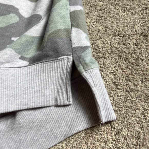 Women’s Oversized Camo Sweatshirt - Small - Picture 4 of 4